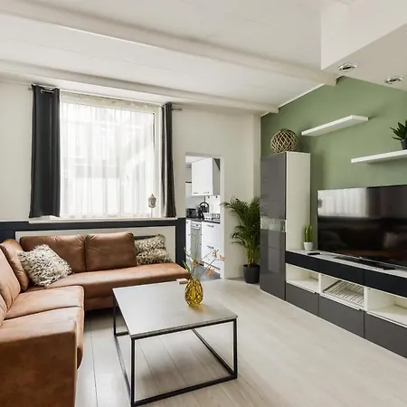 Apartment Sunny House Nearby The Station, A'dam And Bergen *