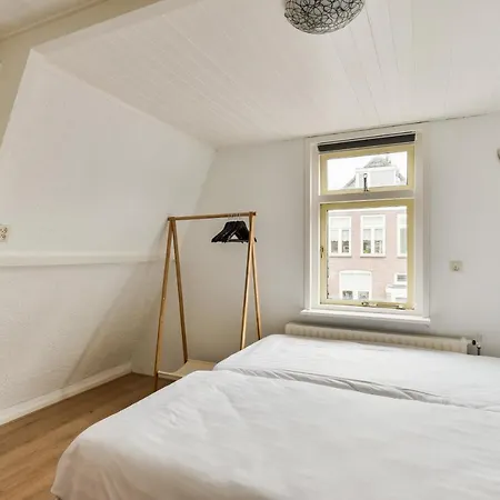 Apartment Sunny House Nearby The Station, A'dam And Bergen *