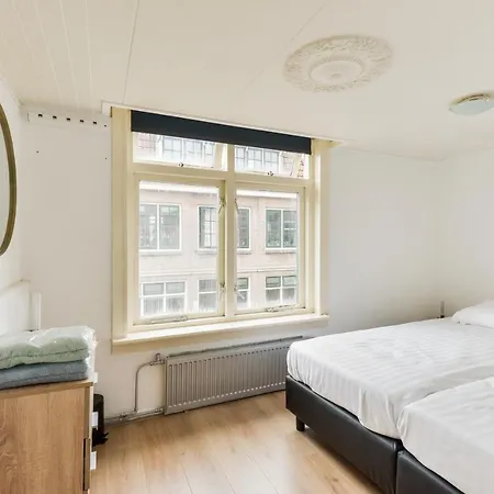 Apartment Sunny House Nearby The Station, A'dam And Bergen *