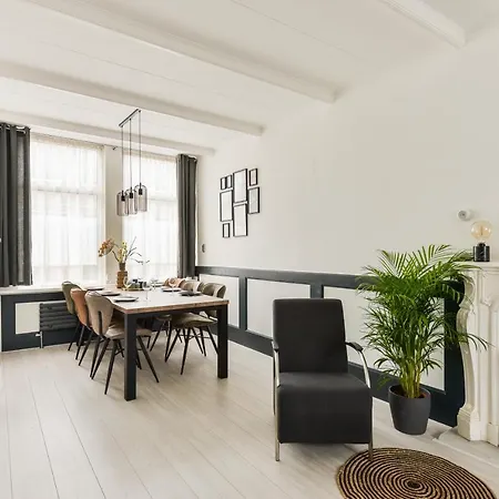 Apartment Sunny House Nearby The Station, A'dam And Bergen