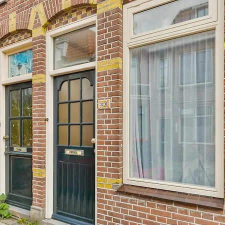 Apartment Sunny House Nearby The Station, A'dam And Bergen *